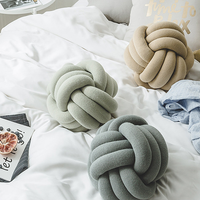 Ins style oreiller noué en forme de boule multicolore fait à la main avec coussin de noyau