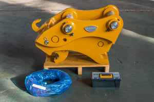 Déniveleur hydraulique -65, état neuf, pour excavatrices de 9 à 19 tonnes, aère la surface du sol, moteur, burin - Product Image 3