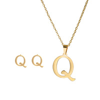 Parure de bijoux tendance pour femme : collier et boucles d'oreilles étanches en acier inoxydable plaqué or 18 carats, lettres A-Z (26 lettres)