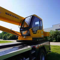 Grue mobile sur camion de 16 tonnes la plus vendue avec bras à 5 sections et hauteur de levage de 38 mètres, double treuil de 16 tonnes et double support de sol