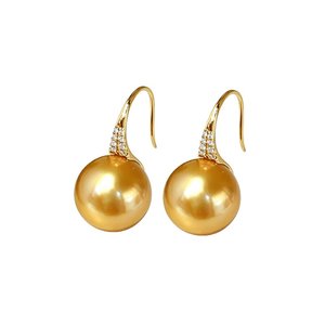 Elegante Bandeja de Plataforma para Pendientes con Diseño de Tacón Alto, Texturizada, Pulida a Espejo, en Oro de 18K, con Grabado Delicado de Grano de Diamante - Product Image 3
