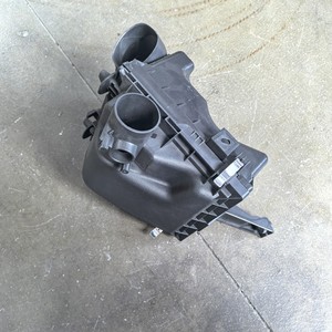 Carcasa del filtro de aire Toyota Ct200h 17700-37292 para pieza de repuesto 2011-2020 con accesorios de montaje - Product Image 4