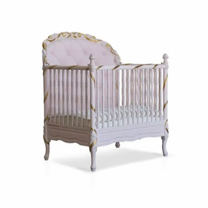 เตียงเด็กอ่อนสีขาวสไตล์โมเดิร์นคลาสสิก พร้อมพนักพิงหุ้มผ้าแบบติดกระดุม และดีไซน์แกะสลักแบบฝรั่งเศส ทำจากไม้สักแท้ สำหรับใช้ในห้องนอนและโรงแรม - Product Image 3