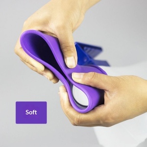 Urinoir portable pour handicapés, femmes enceintes et alités, fabriqué directement par le fabricant, avec un bords arrondi et une surface lisse, moulé par injection, pour une utilisation en milieu hospitalier. - Product Image 1