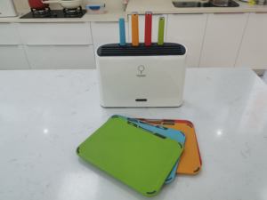 모던 스마트 칼과 도마 세트: 자동 세척 기능 및 색상 구분 정리함 포함 - Product Image 4