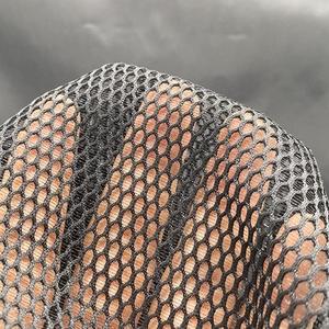 Sẵn sàng tàu 100% Polyester <span class=keywords><strong>3D</strong></span> Spacer lớp không khí bánh sandwich lưới lục giác vải thoáng khí lỗ lớn mô hình chống tĩnh ngoài trời - Product Image 1