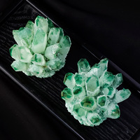 Ornement en grappe de cristaux naturels verts, pierre de démagnétisation en cristal brut, spécimen minéral - Vente en gros pour la décoration intérieure et les salons