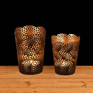 Porte-bougie rond en fer forgé de fabrication indienne pour centre de table élégant et décoration intérieure, disponible à la vente - Product Image 3