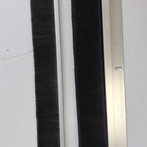 Industriële Aangepaste Aluminium Borstelstrips <span class=keywords><strong>Nylon</strong></span> Borstelstrips Deur Bodem Winddichte Borstel - Product Image 1