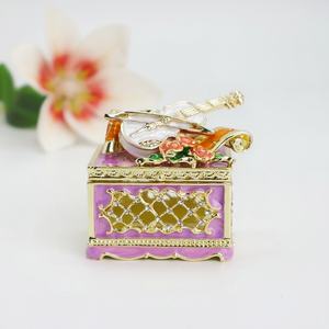 SHINNYGIFTS Caja del Tesoro esmaltada Caja de almacenamiento de cofre de violín para niños Adultos Mini cajas de joyería Favores de fiesta temática de boda <span class=keywords><strong>Deco</strong></span> - Product Image 4