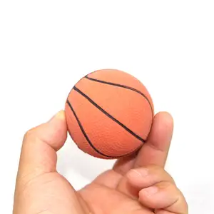 Oem & Odm 6Cm Huisdier Gooien Training Knagen Tanden Stuiteren Bal Speelgoed Mini Basketbal Primaire Kleuren Schuimrubber Speelgoedbal