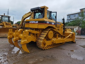 Topadora de cadenas Caterpillar CAT D8R usada con mínimas marcas de desgaste, calidad superior y precio favorable para venta rápida. - Product Image 3
