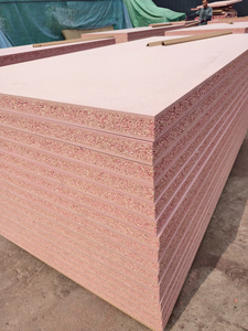 แผ่นชิปบอร์ดเคลือบสารหน่วงไฟ FD60 สำหรับประตูภายใน E1 ฟอร์<span class=keywords><strong>ม</strong></span>าลดีไฮด์ต่ำ 580 กก./ลบ.<span class=keywords><strong>ม</strong></span>. - Product Image 6