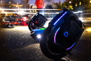 Calda INMOTION 12S monociclo <span class=keywords><strong>elettrico</strong></span> 2500W Monowheel da 16 pollici Smart Wheel assorbimento degli urti <span class=keywords><strong>Scouter</strong></span> <span class=keywords><strong>elettrico</strong></span> per adulti - Product Image 3