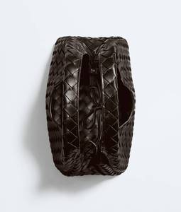 Bolso de hombro Bottega BV Travel Campana con silueta archivable en suave piel Intrecciato con cierre de lazo Veneta - Product Image 2