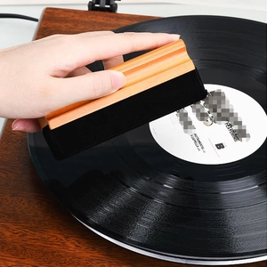 Brosse de nettoyage antistatique pour disques vinyles, avec manche en bois, pour tourne-disque LP, outil accessoire de collection musicale à haute efficacité - Product Image 5