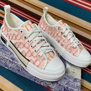 รองเท้าแฟชั่นลำลองคุณภาพสูงสำหรับผู้ชายและผู้หญิง ดีไซน์เนอร์ออกแบบมาเพื่อความกระชับสบายและรองรับเท้าอย่างดี - Product Image 6