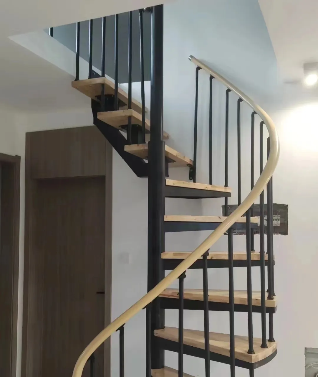 ISO onaylı LED mermer tasarım kavisli merdiven çelik merdiven