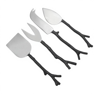 Cuchillo para Queso Ecológico de Acero Inoxidable, Clásico, Forjado a Mano |   Metal Sostenible para Tablas de Queso, Centro Metálico para Regalos - Product Image 1