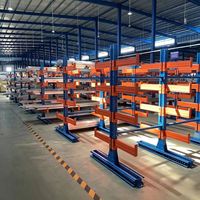 Étagère de stockage cantilever pour produits longs et tubulaires en entrepôt