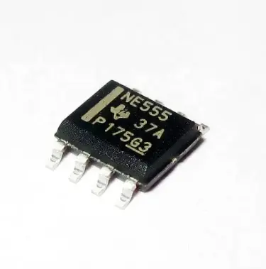 الدوائر المتكاملة (IC) NE555DR NE555D NE555DX 8-SOIC ساعة / توقيت يمكن برمجةها ومؤرجات خدمة PCBA