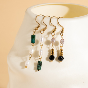 Boucles d'oreilles pendantes longues en or véritable plaqué 18 carats, style bohème fait main, pierres naturelles et perles d'eau douce mélangées, pour femmes - Product Image 1