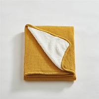 Vente en gros de couverture de canapé en polaire Sherpa gaufré pour l'automne et l'hiver couvertures de sieste couverture de canapé grande taille en tricot