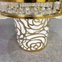 Mobilier moderne Table à gâteau ronde avec cristal Rose Table de présentation pour décoration de mariage Table à gâteau dorée pour fête d'anniversaire