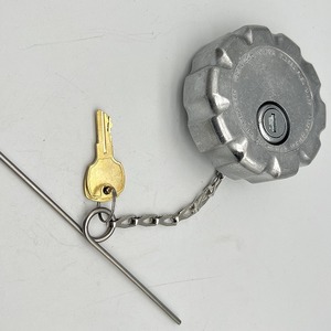 Bouchon de réservoir de carburant pour camion S 23949 en métal verrouillable pour VN et VNL, utilisation diesel uniquement - Product Image 4