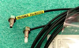 Unidad de Fibra Óptica KE-YENCE FU-7F, Tipo Through-beam, Rosca M4, Eje Óptico de 1 mm, 2 m de Corte Libre para Automatización - Product Image 1