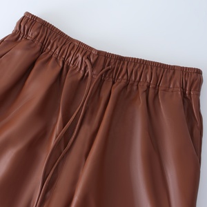 Abbigliamento in <span class=keywords><strong>pelle</strong></span> personalizzata all'ingrosso a vita alta elasticizzato marrone <span class=keywords><strong>finta</strong></span> <span class=keywords><strong>pelle</strong></span> Pu tirare su <span class=keywords><strong>pantaloni</strong></span> Sexy da donna - Product Image 3