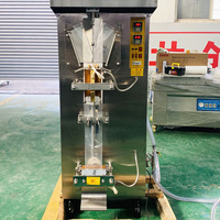 Machine automatique de remplissage et de scellage de sachets d'eau Machine d'emballage automatique de lait liquide de 1000 ml pour l'eau pure de jus