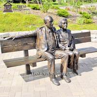 Statues personnalisées TREVI en bronze d'un vieux couple sur un banc, sculpture moderne pour ornement de parc ou de jardin