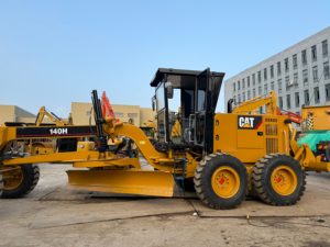รถเกรดเดอร์มือสอง CAT 140H รุ่นญี่ปุ่น พร้อมริปเปอร์ สำหรับงานดินและงานก่อสร้างถนน - Product Image 1