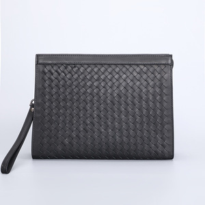 Bolso de Mano Casual de Cuero Genuino Negro para Hombre, con Bordado y Cierre, Patrón de Cuero Togo, Listo para Invierno y Verano, Marcas OEM - Product Image 1