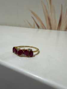 Bague en or massif 10K avec rubis du Mozambique et motif zigzag, rubis naturel, alliance délicate, bijou en pierres précieuses, cadeau - Product Image 2