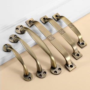 Maniglie e <span class=keywords><strong>Pomelli</strong></span> <span class=keywords><strong>per</strong></span> <span class=keywords><strong>Mobili</strong></span>, Maniglia da Cucina in Bronzo Anticato, <span class=keywords><strong>Pomelli</strong></span> <span class=keywords><strong>per</strong></span> Porte, Maniglie Antiche <span class=keywords><strong>per</strong></span> Cassettiere - Product Image 5