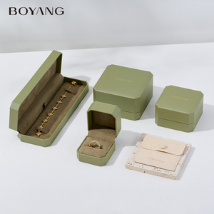 Boyang Custom verde di lusso orecchino anello ciondolo collana confezione portagioie in plastica - Product Image 3