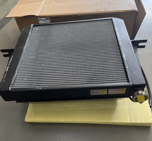 Doosan <span class=keywords><strong>Bobcat</strong></span> Forklift listrik, bagian listrik baru 440211-01330 Radiator Assy untuk bagian Forklift - Product Image 5