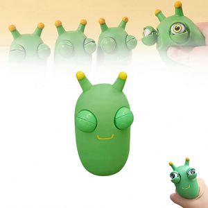 Nouveautés 2022 Jouet sensoriel anti-stress à presser en TPR, Poupée ver avec grands yeux et effet squishy - Product Image 3