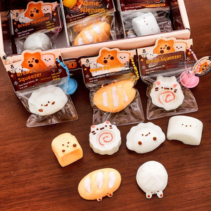 Jouet anti-stress à presser en forme de pain, pendentif cloche mignon, jouet souple de dessin animé pour la décompression, <span class=keywords><strong>petit</strong></span> cadeau en plastique - Product Image 3