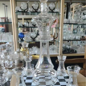 Cadeaux pour les amateurs de vin, ensemble de carafe à vin en forme d'échecs de 750 ml avec 4 verres à liqueur pour le vin et le whisky - Product Image 2