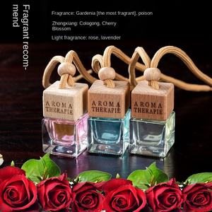 Petit pendentif carré de parfum de voiture en bois accessoire <span class=keywords><strong>d</strong></span>écoratif pour l'<span class=keywords><strong>air</strong></span> frais avec parfum liquide/solide pour les petits espaces - Product Image 4