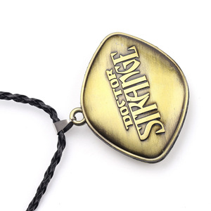 Collar de moda de la película <span class=keywords><strong>Dr</strong></span>. <span class=keywords><strong>Strange</strong></span> con colgante de piedra verde para fans, de aleación, ideal para la vuelta al colegio y graduaciones. - Product Image 3