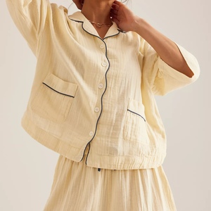 <span class=keywords><strong>Pigiama</strong></span> Personalizzato OEM in Doppio Strato di Garza di <span class=keywords><strong>Cotone</strong></span> con Volant, Abbigliamento da Casa per Coppie, <span class=keywords><strong>Pigiama</strong></span> da Donna a Maniche Corte con Elastico in Vita - Product Image 4