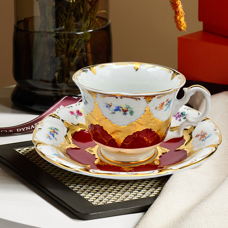 One cup and one dish-ten thousand flowers golden red gift box