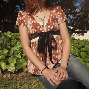 Camiseta de Punto de Manga Corta Transpirable con Estampado Floral y Cuello en V, Estilo Dulce y Femenino, con Aspecto de Dos Piezas para Mujer - Product Image 2