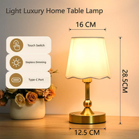 Lámpara de Mesa Pequeña de Estilo Nórdico con Tres Niveles de Intensidad y Control Táctil para Dormitorio, Habitación y Mesita de Noche
