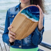 Tabla de Cortar de Madera y Resina con Diseño de Olas Oceánicas Hecha a Mano, Tabla de Charcutería Costera 3D Personalizada para Cocina, Servir Queso y Regalo