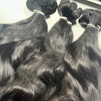 Vente directe usine de lots de cheveux humains indiens bouclés bruts, double trame, Remy, cuticules alignées, cheveux bouclés birmans, pour grossistes